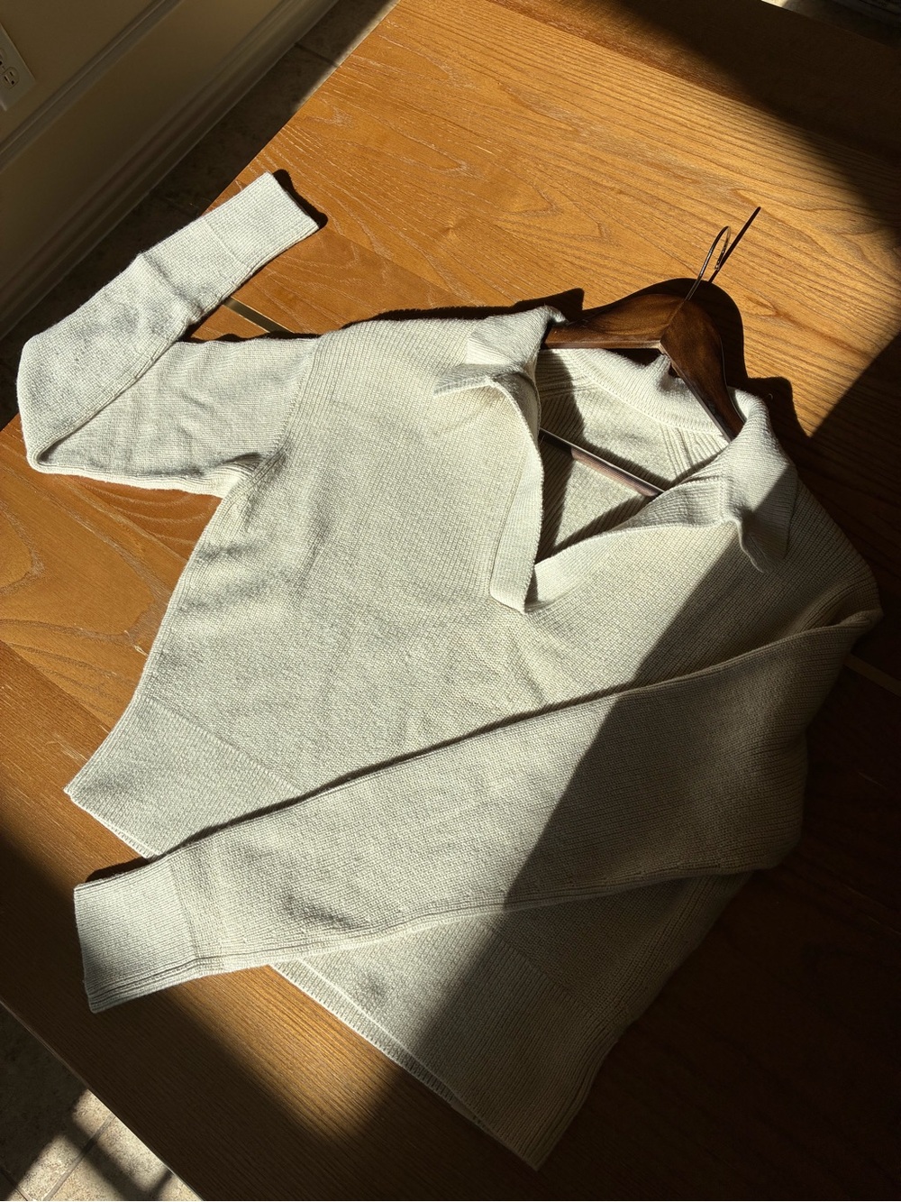 Lululemon Sweater w/ Merino Wool and Cotton Blend Women's Cream V-Neck Collared